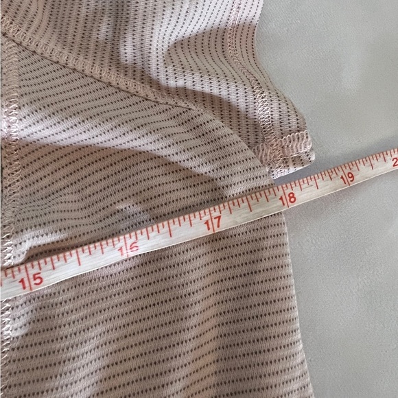 LULULEMON Run Wild Tech Short Sleeve Top Fossil Size 8 Pink Lilac Light Medium - Picture 10 of 11